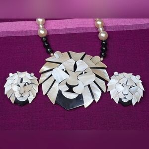 LEE SANDS Vintage Lion Head Mother Of Pearl Shell Inlay Necklace & Earrings Set